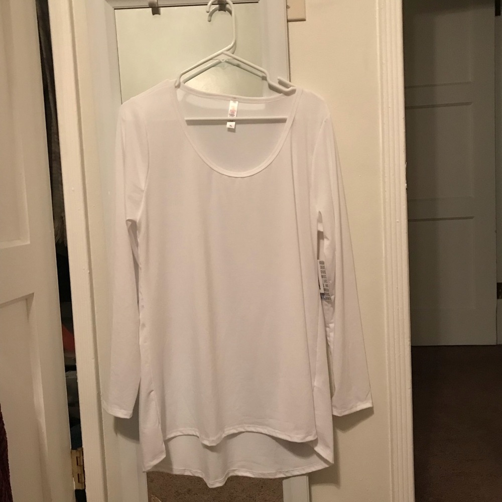 Lularoe Lynne shirt